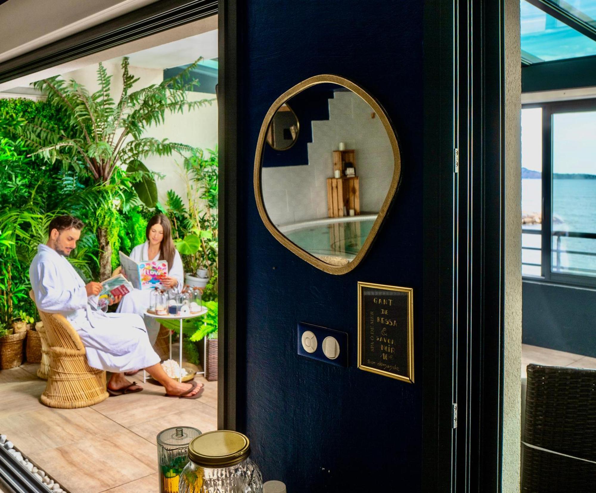 Blue Summer Vibes Duplex Studio For 4P, Ac, Sea View, Parking, Beach At 50M, Spa Access -3 La Ciotat Ngoại thất bức ảnh